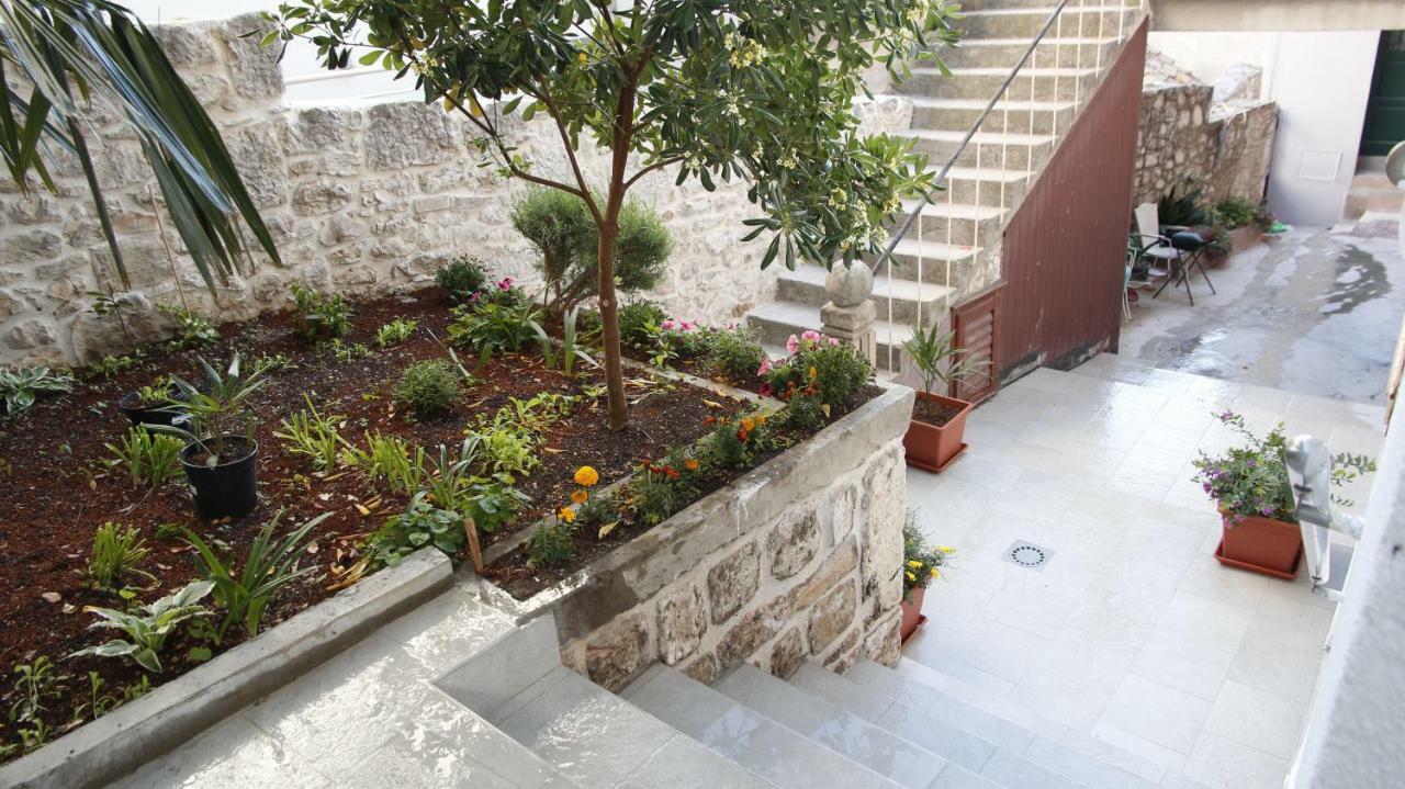 שיבניק City Center Garden Apartments מראה חיצוני תמונה
